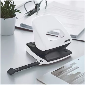 Leitz WOW 5008 Desk Organizer, High-Gloss White, 4 Compartments, Cube Design 5008-10-01