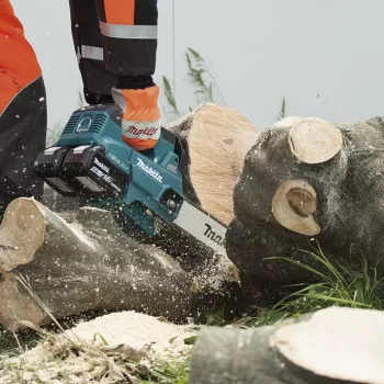 Makita DUC306Z Cordless Top Handle Chainsaw 36V (2x18V) LXT 30cm Bar