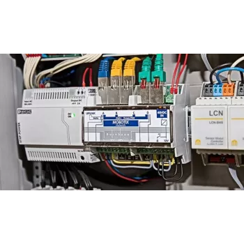 MOBOTIX MX-SWITCH1 - Network Switch - 4 x 10/100 (PoE+) - DIN Rail