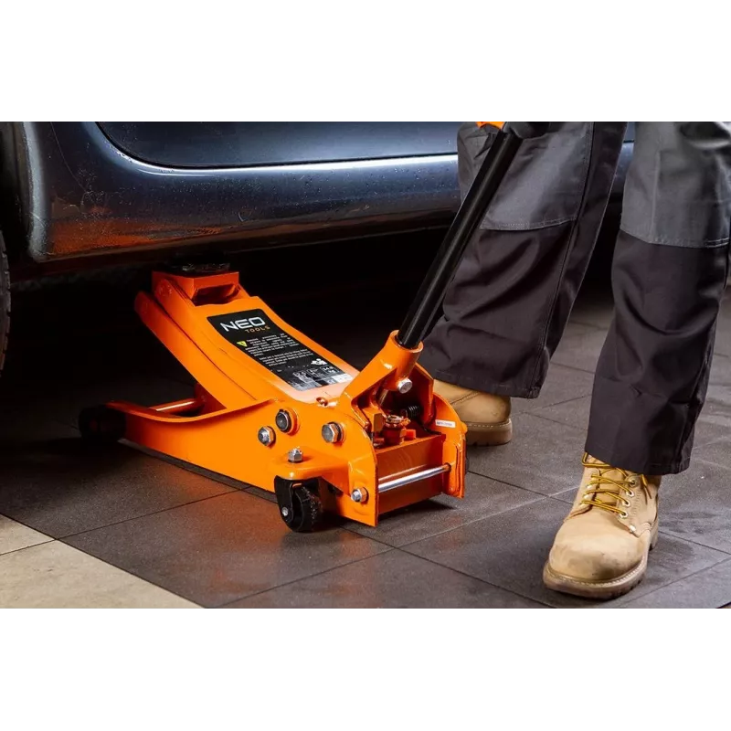 NEO TOOLS 11-731 Low Profile Hydraulic Floor Jack 2.5 Ton