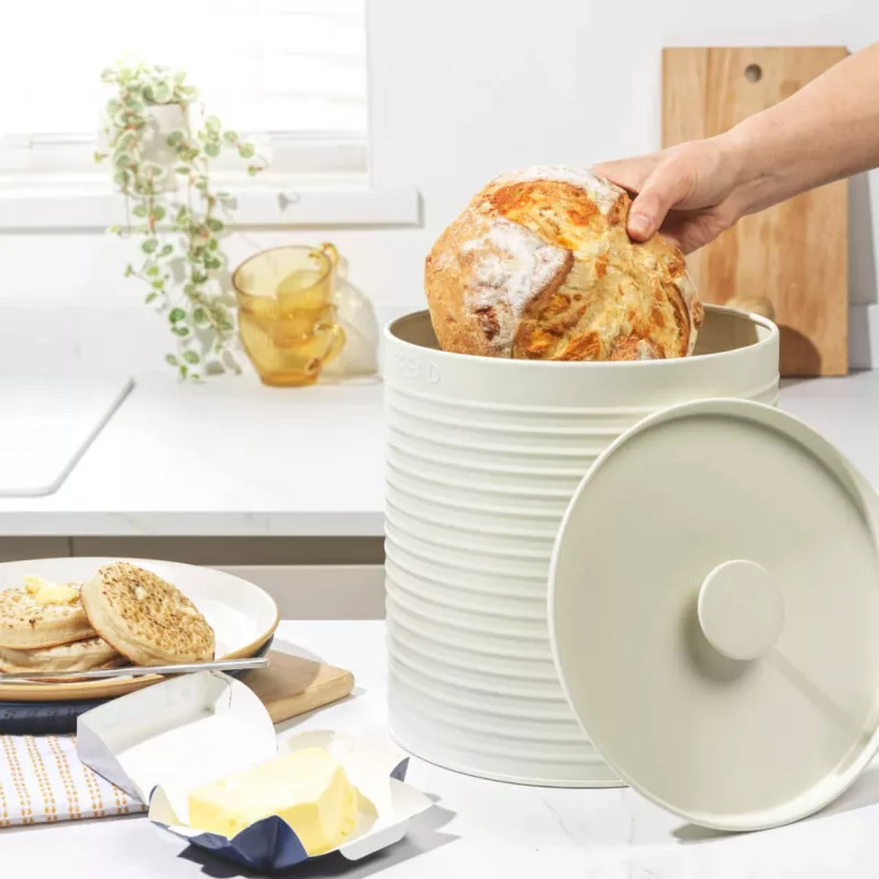Russell Hobbs RH03269CEU7 Ribbed Bread Bin, Cream