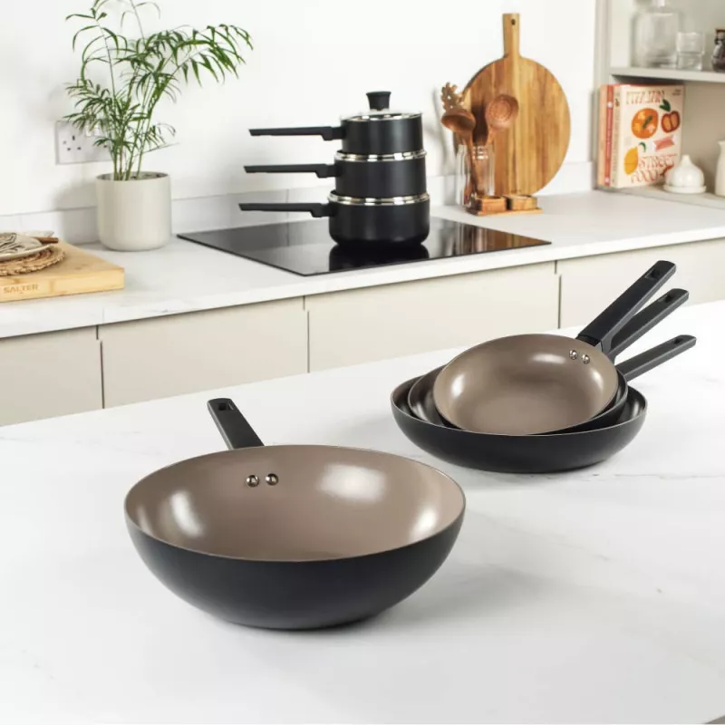 Salter BW12877AS Cosmos Ceramic Non-Stick 16cm Saucepan, Black Exterior, Cream Interior, Induction Compatible
