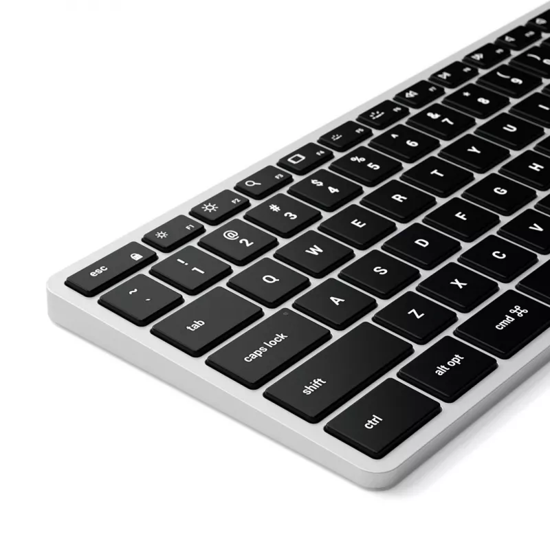 Satechi Slim X3 Bluetooth Keyboard with Numeric Keypad - Silver