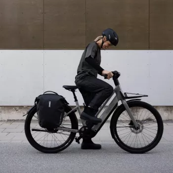 Thule 5476 Shield Pannier 22L with InLock Black