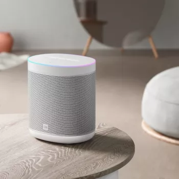 Xiaomi Smart Speaker with Google Assistant, Chromecast, IR Remote and LED Clock - Black